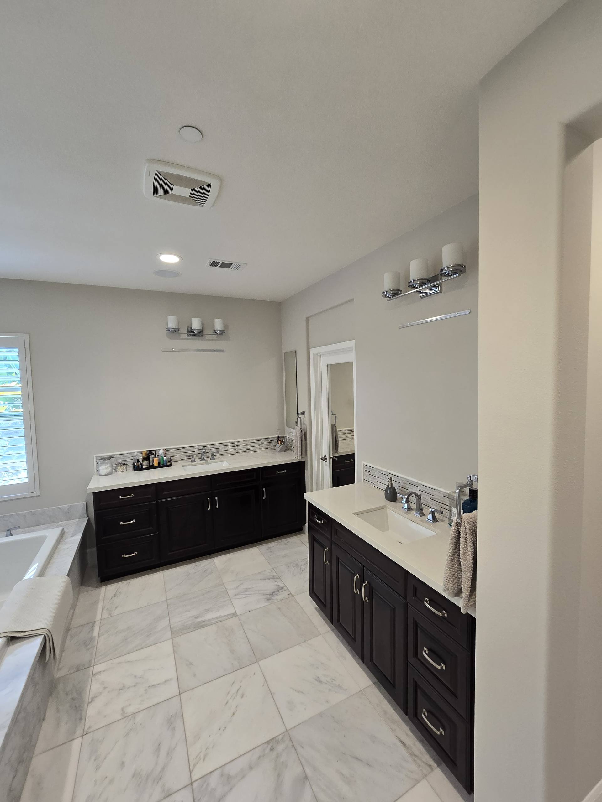Master bathroom painting, Los Angeles